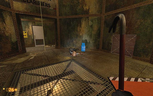 Uważaj na Barnacle oraz jednego Zombie, który wybiegnie z płonącego pomieszczenia - Residue Processing - Radioaktywnie | Residue Processing | Black Mesa - Black Mesa - poradnik do gry