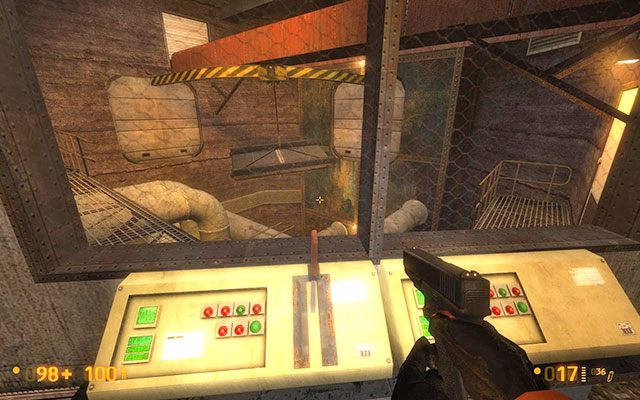 W środku znajdziesz dźwignię kontrolującą dźwig, na którym zawieszona jest metalowa platforma - Residue Processing - Po taśmach | Residue Processing | Black Mesa - Black Mesa - poradnik do gry