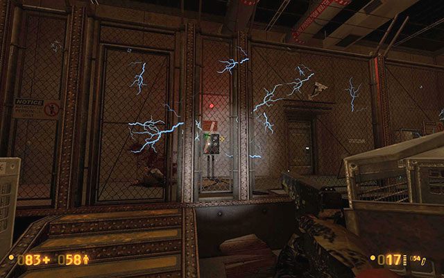 Przez ogrodzenie przechodzi prąd, który przy pierwszym kontakcie okaże się zabójczy dla Twojej osoby - Questionable Ethics - Eksperymentując | Questionable Ethics | Black Mesa - Black Mesa - poradnik do gry