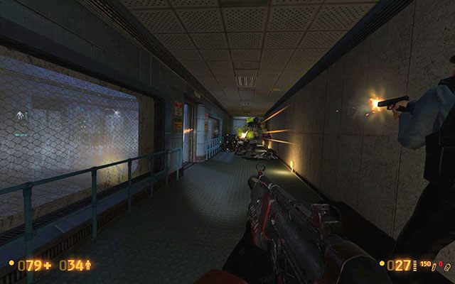 Odczekaj aż wszystko się uspokoi i odblokuje się przejście, po czym udaj się do wspomnianego wcześniej korytarza - Questionable Ethics - Eksperymentując | Questionable Ethics | Black Mesa - Black Mesa - poradnik do gry