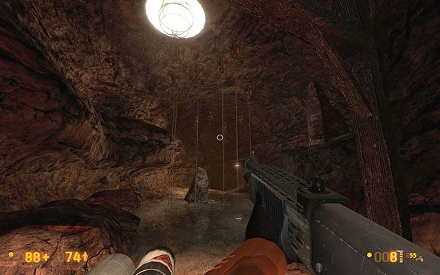 Drugą ścieżką jest droga w lewo, skąd również przybiegały pieski - Surface Tension - Między minami | Surface Tension | Black Mesa - Black Mesa - poradnik do gry