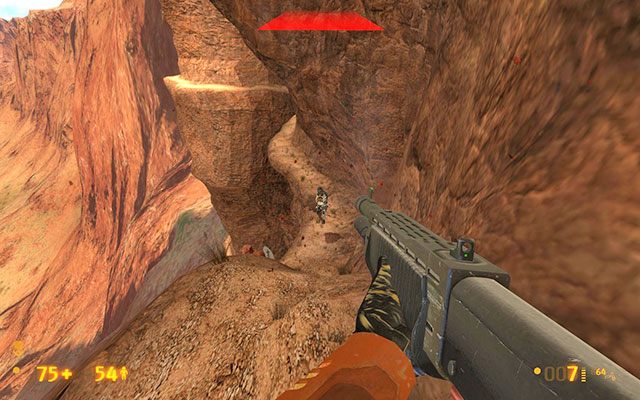 Zeskocz na półkę skalną po lewej i od razu obróć się - dostrzeżesz tam jednego żołnierza - Surface Tension - Między minami | Surface Tension | Black Mesa - Black Mesa - poradnik do gry