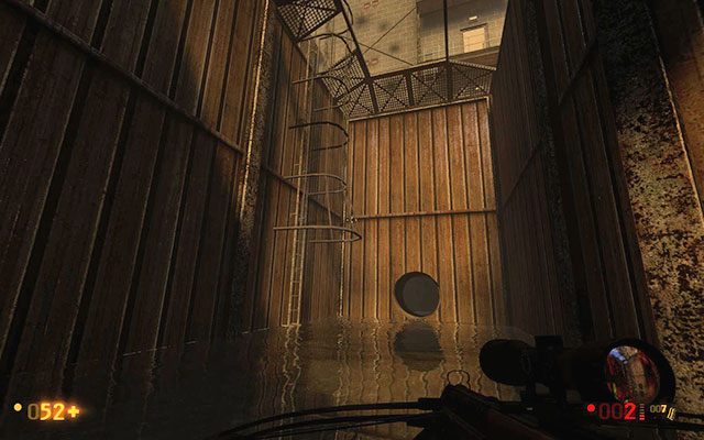 Czeka Cię teraz wędrówka po kanałach, która powinna zakończyć się dotarciem do wypełnionej wodą powierzchni - Surface Tension - Między minami | Surface Tension | Black Mesa - Black Mesa - poradnik do gry