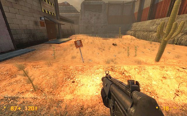 Kawałek dalej czeka na Ciebie następne pole minowe, które możesz bezproblemowo obejść po lewej stronie - Surface Tension - Eksplozja totalna | Surface Tension | Black Mesa - Black Mesa - poradnik do gry