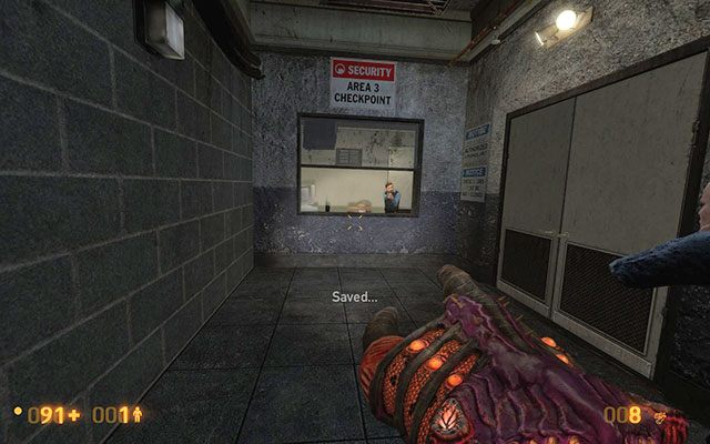 Wkrocz do budynku przez otwarte drzwi i załatw wszystkich wrogów przebywających w środku, a następnie wejdź po schodach na piętro - Surface Tension - Wsparcie artyleryjskie | Surface Tension | Black Mesa - Black Mesa - poradnik do gry