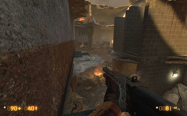 Jeśli postanowisz się rozejrzeć, w jednym z pomieszczeń natkniesz się na dwóch oponentów - Surface Tension - Wsparcie artyleryjskie | Surface Tension | Black Mesa - Black Mesa - poradnik do gry