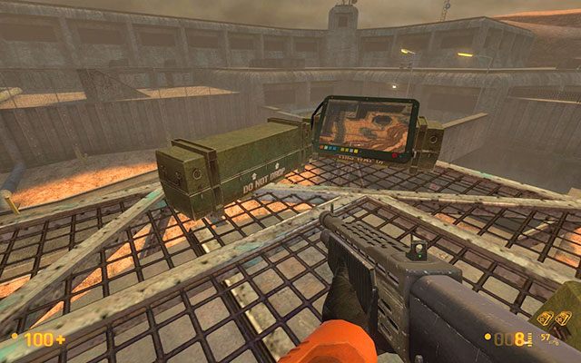 Niestety ogromne wrota nie powstrzymają potwora zbyt długo - Surface Tension - Wsparcie artyleryjskie | Surface Tension | Black Mesa - Black Mesa - poradnik do gry