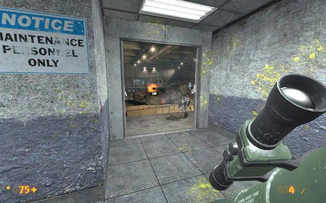 Skieruj się po schodach na górę - Forget About Freeman - Walka z gąsienicami | Forget About Freeman | Black Mesa - Black Mesa - poradnik do gry