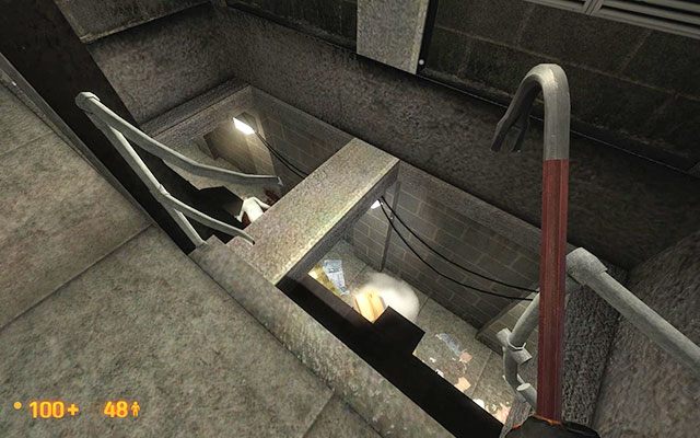 Wyjdź po schodach na górę, uzupełniwszy energię w pobliskim aparacie medycznym oraz zabraniu amunicji rusz przez drzwi na samej górze - Lambda Core - W drodze po miotacz | Lambda Core | Black Mesa - Black Mesa - poradnik do gry