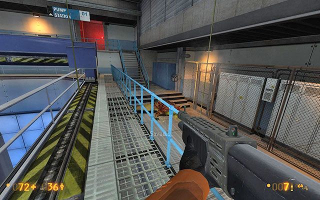 Wejdź w korytarz oznaczony tabliczką Coolant System 01, który charakteryzuje kolor niebieski - Lambda Core - Ochłodzenia czas | Lambda Core | Black Mesa - Black Mesa - poradnik do gry