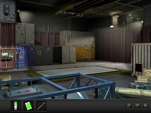 Przyjrzyj się kontenerom w ładowni - mają naklejone różne symbole, jednak Nina nie wie, co one oznaczają - Dostań się do kontenera z białym oznaczeniem | Rozdział 6 - Lotniskowiec, Hiszpania - Secret Files 3: The Archimedes Code - poradnik do gry