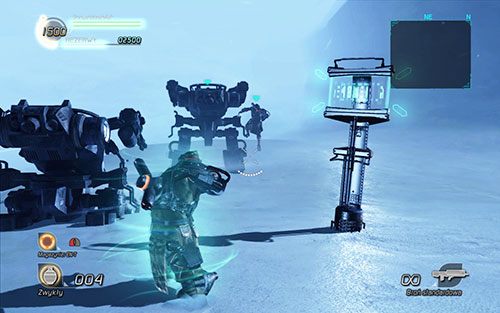 Kiedy przejmiesz kontrolę nad bohaterem w pierwszej kolejności zapoznaj się z informacjami na tablicy po prawej - w grze natrafisz na kilka takich tablic, znajdują się na nich najważniejsze informacje na temat rozgrywki oraz opis wielu przydatnych funkcji - Poradnik do gry Lost Planet 2 - Prolog - Lost Planet 2 - poradnik do gry