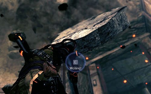 Gdy odliczanie dobiegnie końca, całość zacznie się sypać - aktywuje się również przerywnik filmowy z jedną sekwencją QTE, w której musisz wykazać się refleksem aby uskoczyć przed spadającym kawałkiem ściany - Rozdział 1 - Sektor 3 | Epizod 1 | Lost Planet 2 - Lost Planet 2 - poradnik do gry