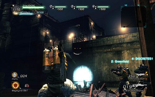 Idź przed siebie - nim wejdziesz po drabince na wyższą kondygnację warto jest zestrzelić wroga stojącego na rusztowaniu dość wysoko w tle - Rozdział 1 - Sektor 1 | Epizod 2 | Lost Planet 2 - Lost Planet 2 - poradnik do gry