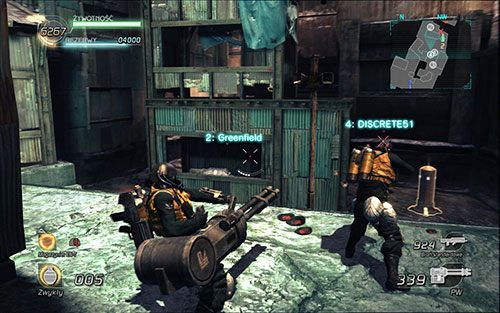 Wyeliminuj wszystkich przeciwników czyhających w niewielkiej budce, obok której znajduje się terminal - aktywuj go gdy wszystko ucichnie - Rozdział 1 - Sektor 2 | Epizod 2 | Lost Planet 2 - Lost Planet 2 - poradnik do gry