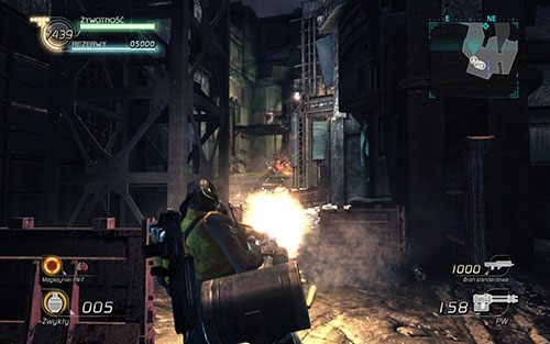 Kieruj się dalej - w oddali powinieneś zauważyć dwóch wrogów, z których jeden stoi na rusztowaniu - Rozdział 1 - Sektor 2 | Epizod 2 | Lost Planet 2 - Lost Planet 2 - poradnik do gry