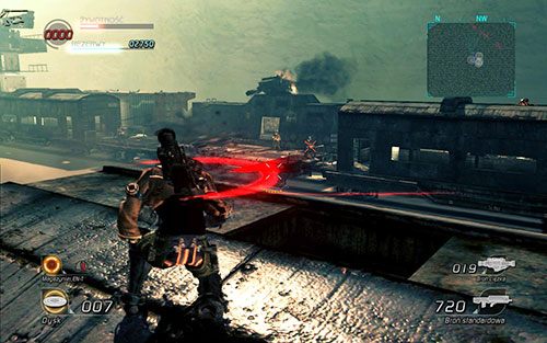 Staraj się uważać w momencie, gdy postanowisz przejąć inicjatywę i rozpocząć atak na dachu wagonu - stajesz się wtedy bardzo łatwym celem - Rozdział 3 - Sektor 1 | Epizod 3 | Lost Planet 2 - Lost Planet 2 - poradnik do gry