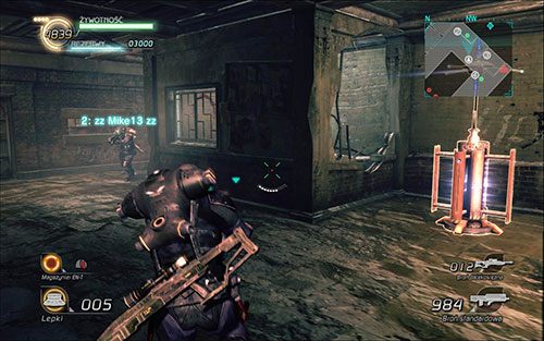 Po zlikwidowaniu wieżyczek i oczyszczeniu piętra, aktywuj terminal, po czym udaj się schodami na niższą kondygnację - Rozdział 1 - Sektor 1 | Epizod 4 | Lost Planet 2 - Lost Planet 2 - poradnik do gry