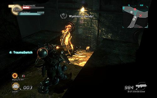 Idź dalej - po dotarciu do brzegu korytarza, z włazu na ścianie wypełznie Akrid - Rozdział 1 - Sektor 2 | Epizod 4 | Lost Planet 2 - Lost Planet 2 - poradnik do gry