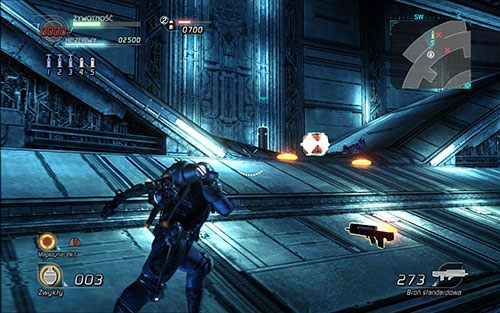 Niemalże na samej górze - przedostatni poziom, na zewnętrznym pierścieniu znajdziesz ostatni terminal, który musisz aktywować - Rozdział 2 - Sektor 1 | Epizod 6 | Lost Planet 2 - Lost Planet 2 - poradnik do gry