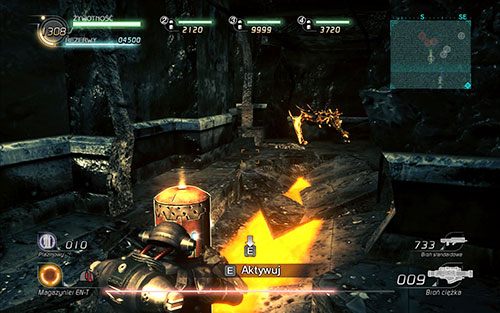 Jeśli postanowisz wejść do budynku, możesz przejść korytarzem dalej, eksterminując po drodze napotkane Akridy - Rozdział 4 - Sektor 5 | Epizod 6 | Lost Planet 2 - Lost Planet 2 - poradnik do gry