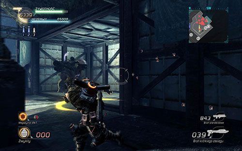 Biegnij dalej po schodach - czeka Cię wymiana ognia z większą liczbą przeciwników oraz dwoma wrogimi PW - Rozdział 3 - Sektor 2 | Epizod 1 | Lost Planet 2 - Lost Planet 2 - poradnik do gry