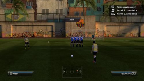 Wykonywanie rzutów rożnych zostało w tej odsłonie bardzo zmienione - Rzuty wolne | Stałe fragmenty gry w FIFA 13 - FIFA 13 - poradnik do gry