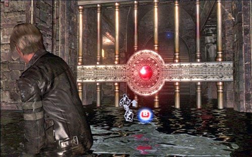 Idąc po kolana w wodzie cały czas prosto, dojdziesz do wrót z czerwonym kryształem - 3 - Katakumby | Kampania Leona | Solucja Resident Evil 6 - Resident Evil 6 - poradnik do gry
