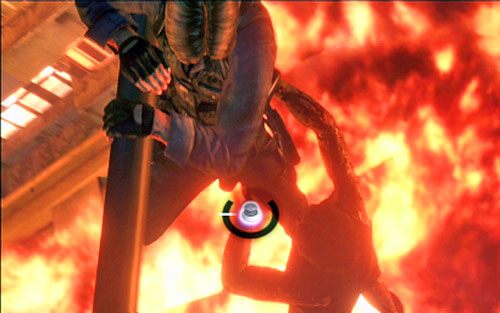 Gdy jeden z wrogów chwyci cię za nogę, jak najszybciej machaj analogiem, żeby się uwolnić - 5 - Miasto | Kampania Leona | Solucja Resident Evil 6 - Resident Evil 6 - poradnik do gry
