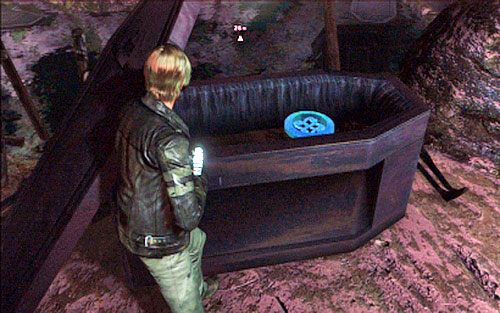 Po dojściu do zatopionej części podziemi, idź cały czas prosto, aż ponownie wyjdziesz na suchy ląd - Rozdział III | Emblematy - Leon | Resident Evil 6 - Resident Evil 6 - poradnik do gry