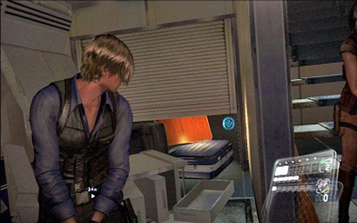 Po pierwszym starciu z mutantem i sprawdzeniu kokpitu pilota, zejdź po schodach na dół - Rozdział IV | Emblematy - Leon | Resident Evil 6 - Resident Evil 6 - poradnik do gry