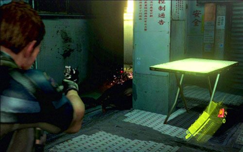 Idąc kawałek dalej dotrzesz do miejsca, gdzie zobaczysz pająka przetrzymującego zakładnika - 1 - Ratowanie zakładników | Kampania Chrisa | Solucja Resident Evil 6 - Resident Evil 6 - poradnik do gry