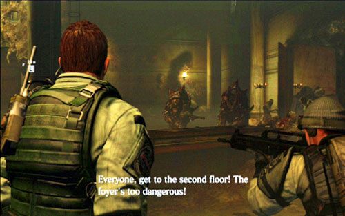 Po oczyszczeniu terenu, przejdź przez kolejne drzwi i obejrzyj krótką cut-scenkę - 2 - Opuszczona posiadłość | Kampania Chrisa | Solucja Resident Evil 6 - Resident Evil 6 - poradnik do gry