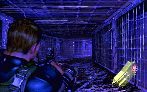 Po ucieczce węża, podążaj za nim, przechodząc przez wskazaną dziurę - 3 - Pościg za wężem | Kampania Chrisa | Solucja Resident Evil 6 - Resident Evil 6 - poradnik do gry