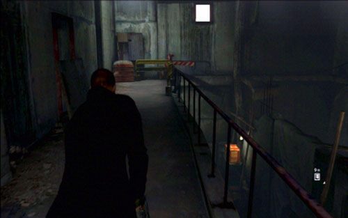 Gdy będziesz wreszcie bezpieczny, pozbądź się wroga w toalecie, a następnie skieruj do rozwidlenia korytarzy - 1 - Spotkanie z Ustankiem | Kampania Jakea | Solucja Resident Evil 6 - Resident Evil 6 - poradnik do gry