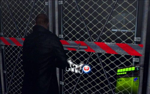 Gdy znajdziesz się na zewnątrz, zabij dwa mutanty z lewej i przejdź przez bramę - 1 - Wieżyczki przeciwlotnicze | Kampania Jakea | Solucja Resident Evil 6 - Resident Evil 6 - poradnik do gry