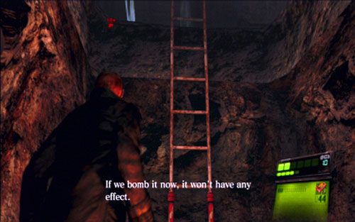 Idąc cały czas przed siebie powinieneś dotrzeć do drugiej drabiny - 1 - Starcie z B.O.W. | Kampania Jakea | Solucja Resident Evil 6 - Resident Evil 6 - poradnik do gry