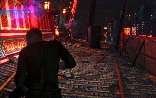 Pokonaj go biegając wokół lokacji i nie dając się stworowi zbliżyć do bohatera - 4 - Miejski spływ | Kampania Jakea | Solucja Resident Evil 6 - Resident Evil 6 - poradnik do gry