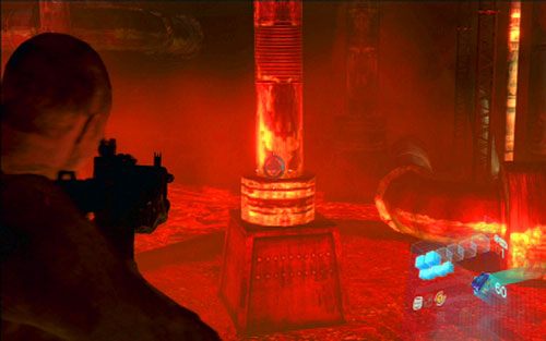 Na końcu znajdziesz skrzynie z amunicją oraz filar, na którym ukryto trzeci emblemat - Rozdział V | Emblematy - Jake | Resident Evil 6 - Resident Evil 6 - poradnik do gry