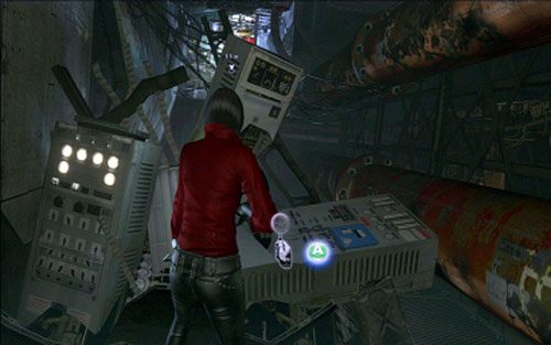 Na początku zeskocz na dół i nie przejmując się latającymi dookoła owadami, przejdź przez pół okrągły otwór - 1 - Zatopiony okręt | Kampania Ady Wong | Solucja Resident Evil 6 - Resident Evil 6 - poradnik do gry