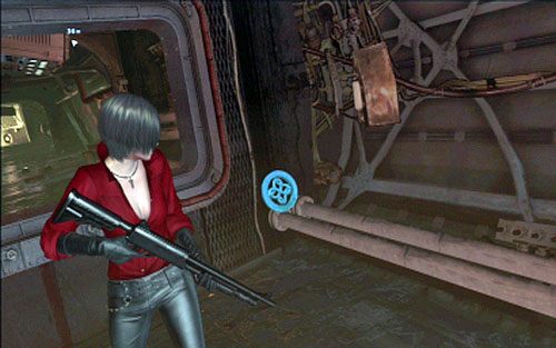 Za blokującą przejście przeszkodą ukryto ostatni symbol - Rozdział I | Emblematy - Ada Wong | Resident Evil 6 - Resident Evil 6 - poradnik do gry