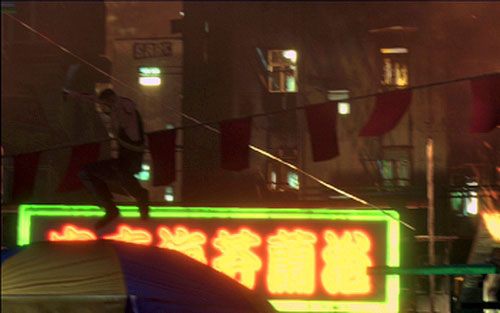 Gdy dotrzesz na opuszczony targ, odpalona zostanie animacja ze skaczącymi po dachach przeciwnikami - Rozdział III | Emblematy - Ada Wong | Resident Evil 6 - Resident Evil 6 - poradnik do gry