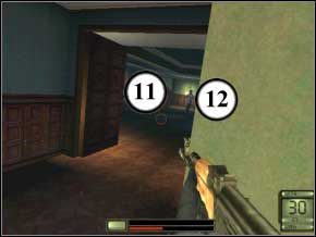 Wejdź do korytarza, od razu w prawo, kucnij i przygotuj broń - z pokoju po prawej wybiegnie dwóch strażników (13), (14) - Praga | Soldier of Fortune 2 Double Helix - Soldier of Fortune 2: Double Helix - poradnik do gry
