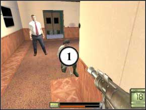 Wróć się na stację, zabij kolejnego żołnierza (2), który skrył się za kolumną i wejdź do podwójnych drzwi, drugich od lewej - Praga | Soldier of Fortune 2 Double Helix - Soldier of Fortune 2: Double Helix - poradnik do gry