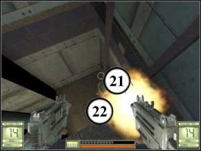 Idź w prawo, do zaworu, który zakręć - w ten sposób ogień w sąsiednim korytarzu zgaśnie i będziesz mógł przejść dalej - Seaward | Soldier of Fortune 2 Double Helix - Soldier of Fortune 2: Double Helix - poradnik do gry