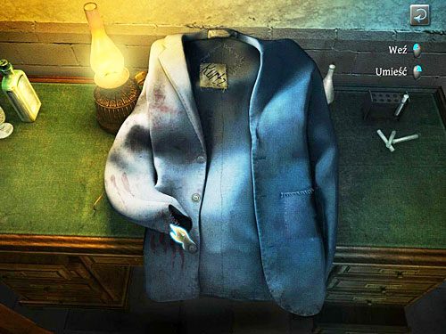 Następnie rozetnij nożyczkami prawy rękaw i zabierz z niego mały metalowy pręt - Zdobądź więcej informacji o mordercach biskupa | Jatka w Whitechapel - Testament Sherlocka Holmesa - poradnik do gry