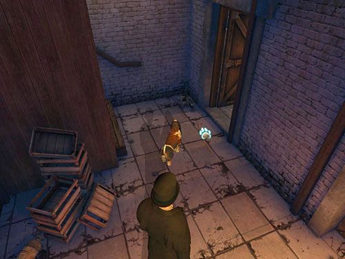 Kliknij też wielkie wrota - można by je wyważyć - Dostań się do budynku i opuść go drugim wyjściem | Wypadek w doku przy Stinging Street - Testament Sherlocka Holmesa - poradnik do gry