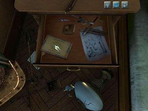 Przesuń pudełko tytoniu i zauważ, że zasłaniało ono otwór w szufladzie, sugerujący podwójne dno - Poszukaj wskazówek naprowadzających na trop Sherlocka | Kryjówka w Whitechapel - Testament Sherlocka Holmesa - poradnik do gry