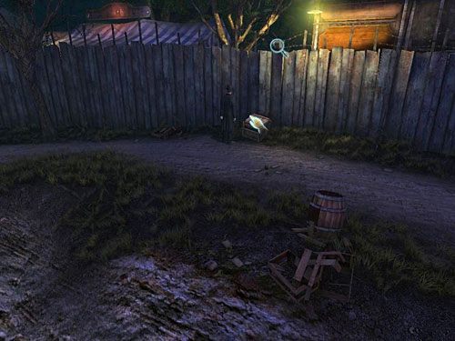 Jako Holmes przyjrzyj się ogrodzeniu przy stojącej przy nim skrzynce - tędy dałoby się przedostać na drugą stronę - Dostań się na teren lunaparku | Finał w opuszczonym lunaparku - Testament Sherlocka Holmesa - poradnik do gry