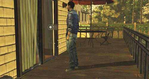 Aby więc posunąć akcję do przodu, udaj się w stronę ekranu, a potem zakręć i wejdź po krótkich schodkach na werandę - 2 - Adventures in Babysitting | Epizod I - A New Day | Solucja The Walking Dead - The Walking Dead - poradnik do gry